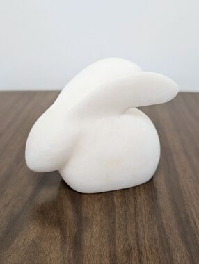 Minimalist Modern Style Solid White Marble Stone Bunny Rabbit Sculpture Figurine